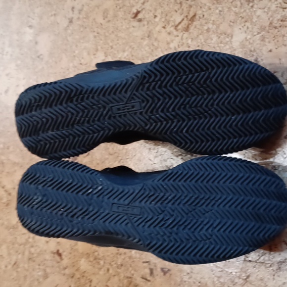 Nike Men's LeBron Soldier 13 SFG Blackout Athletic Shoes Size 8.5 - Picture 11 of 11